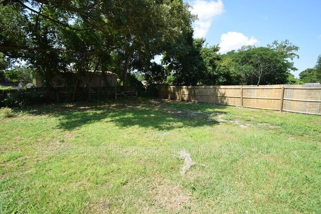 Building Photo - 909 E Bella Vista St