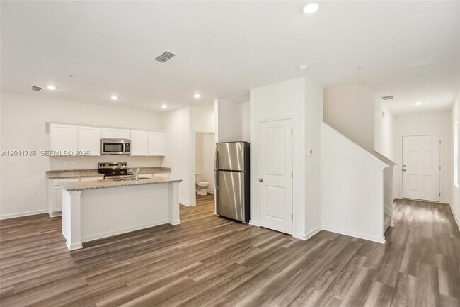 Building Photo - 2579 Grey Hawk Dr