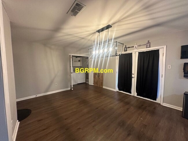 Building Photo - 3 Bed House for rent in NLR