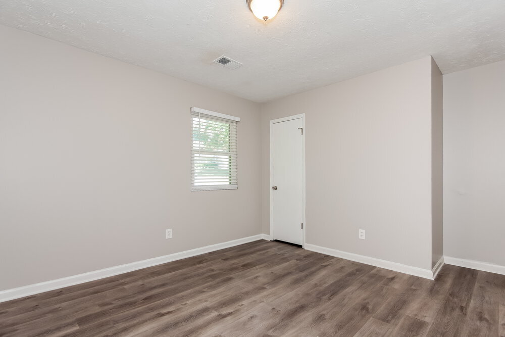 Building Photo - 9453 Forest Knoll Dr