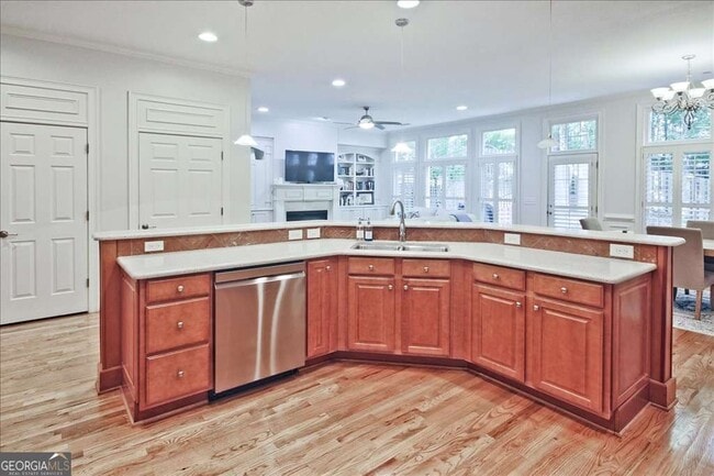 Building Photo - 6245 Spalding Dr