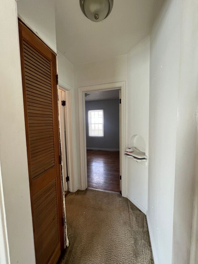 Building Photo - Don't Miss Out!