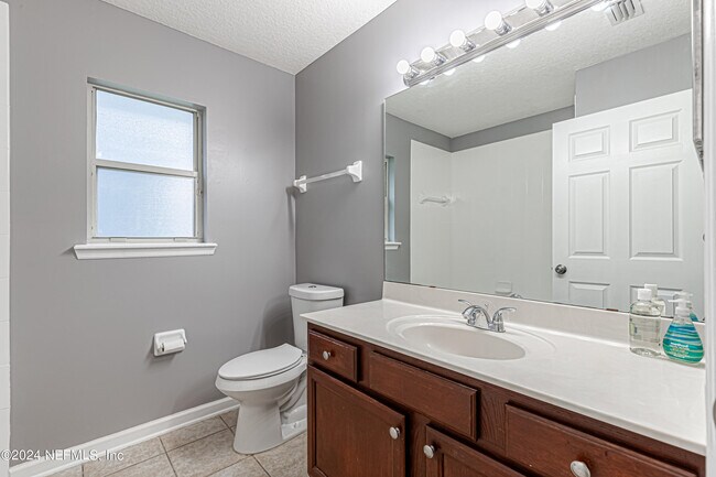 Building Photo - 2243 Trailwood Dr