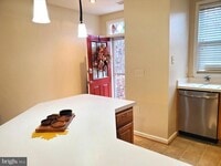 Building Photo - 2433 Wentworth Dr