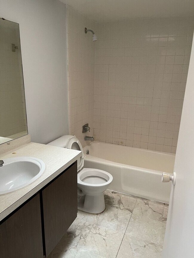 Building Photo - LH7368