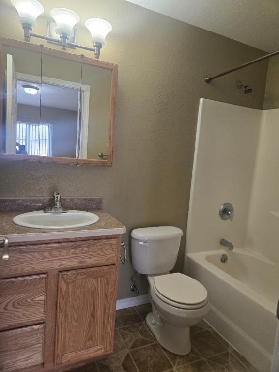 Building Photo - 2316 Lake Helena Dr