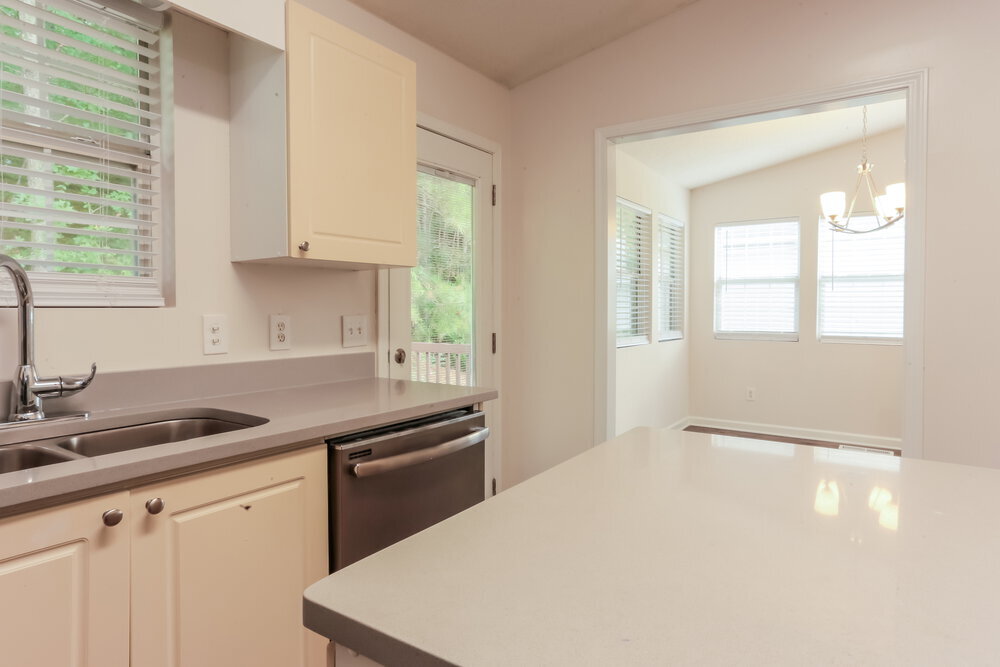 Building Photo - 5987 Graywood Cir SE
