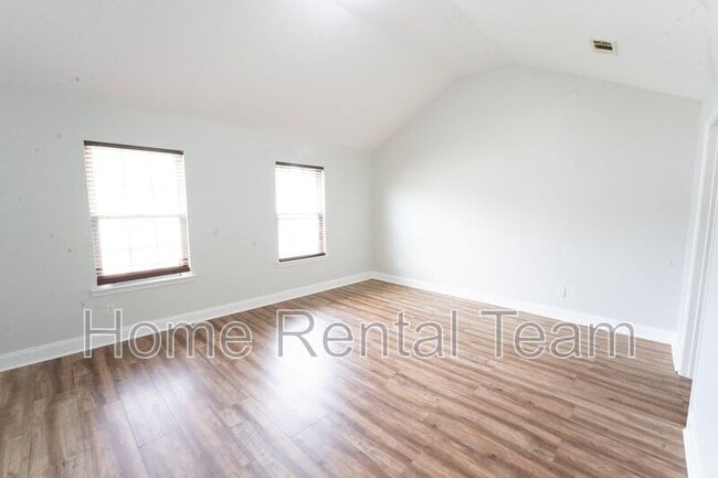 Building Photo - 573 Gov Treutlen Cir