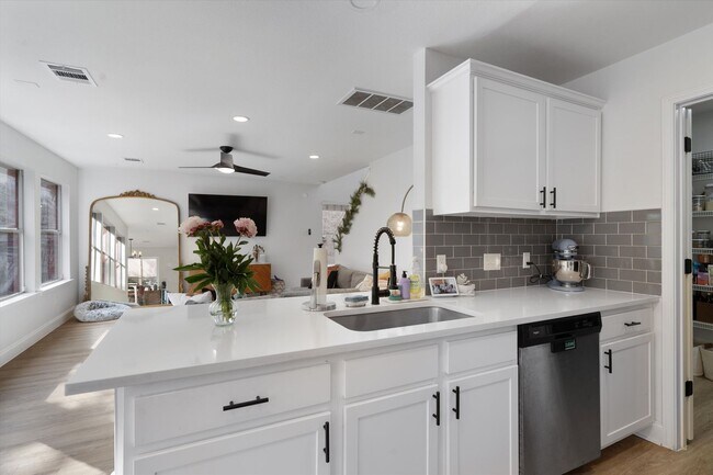 Building Photo - 15129 Donna Jane Loop