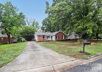 Building Photo - 11122 5 Cedars Rd
