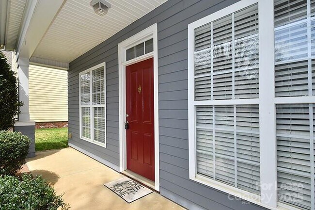 Primary Photo - 117 E Morehouse Ave