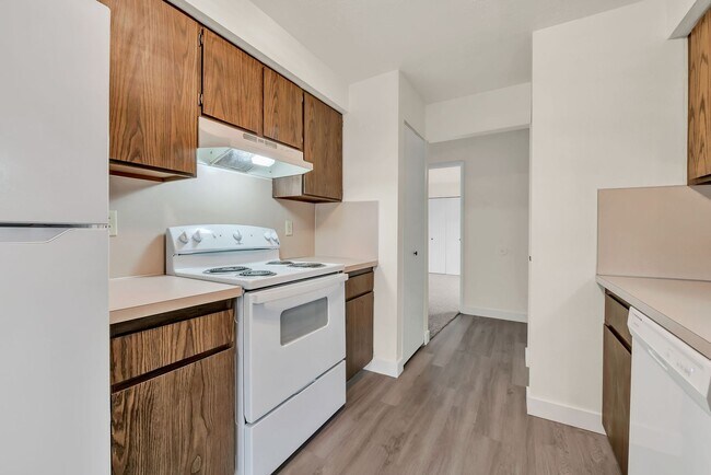 Building Photo - 1628-1628 Madras St SE