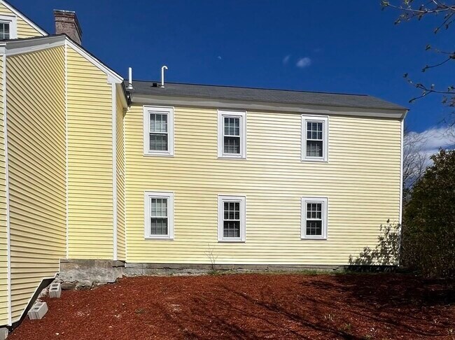 Building Photo - 292 Great Rd