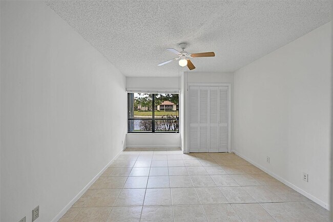 Building Photo - 2297 SW 15th St