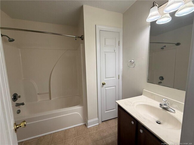 Building Photo - 3713 Rockhurst Dr