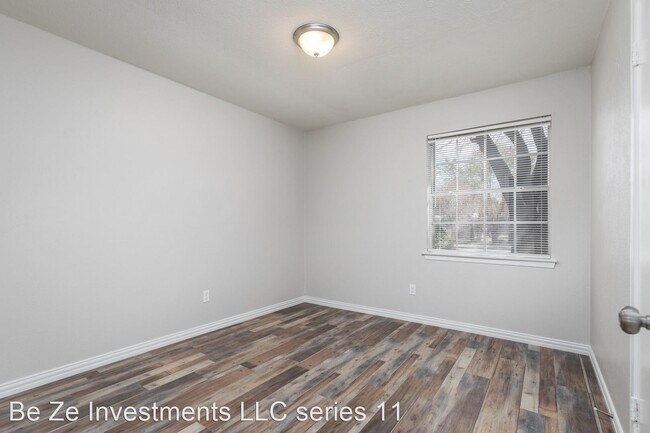 Building Photo - 4 br, 1.5 bath House - 831 Cherry Laurel Lane