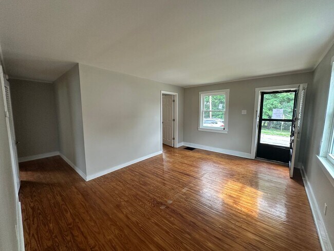 Building Photo - 426-428 Smith (REHAB)