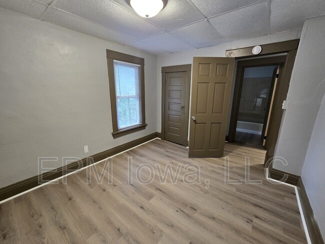 Building Photo - 419 Bratnober St