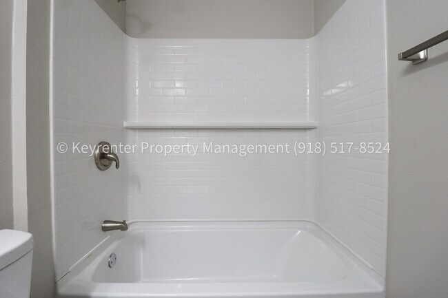 Building Photo - 4124 W 56th Pl