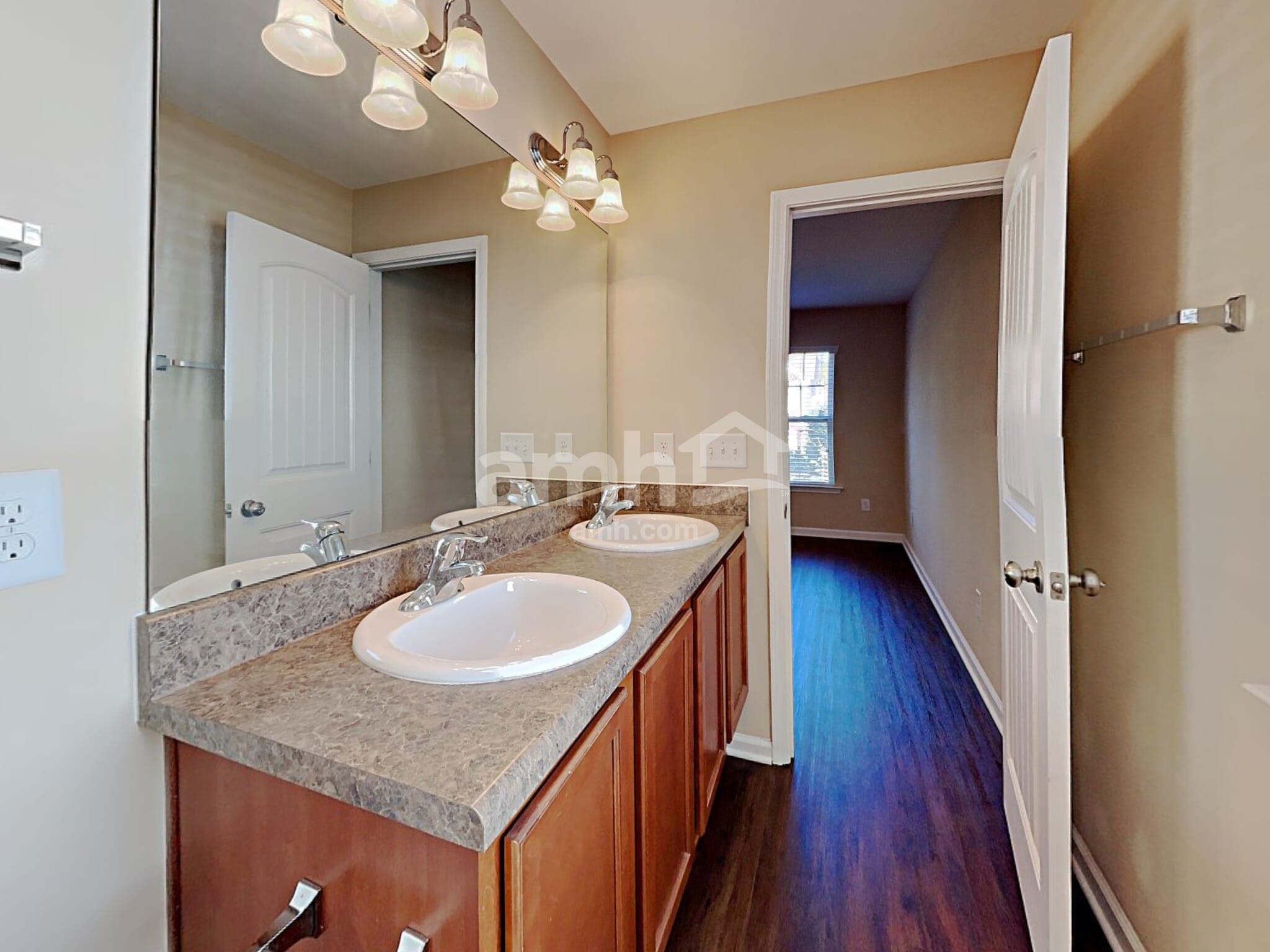 Building Photo - 405 Birch Run Dr