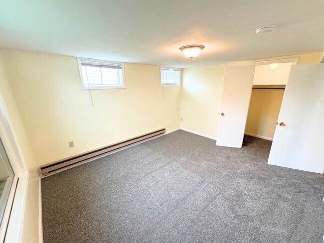 Building Photo - 1606HE