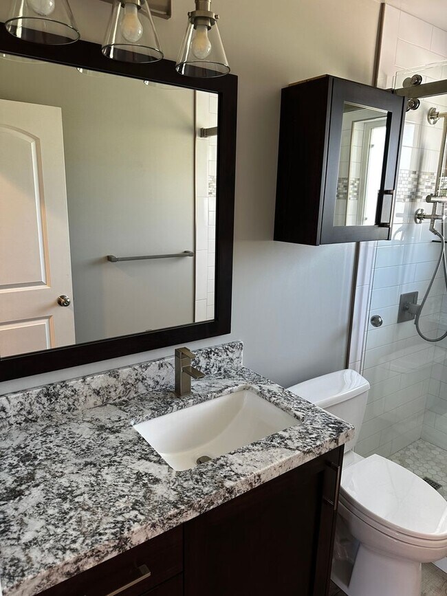 Building Photo - Beautifully Updated Two-Story Home in Sandy — Mountain Views & Big Backyard!