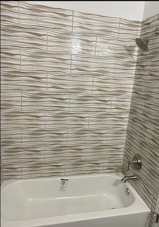 Building Photo - Fully remodeled 3 bed 2 bath