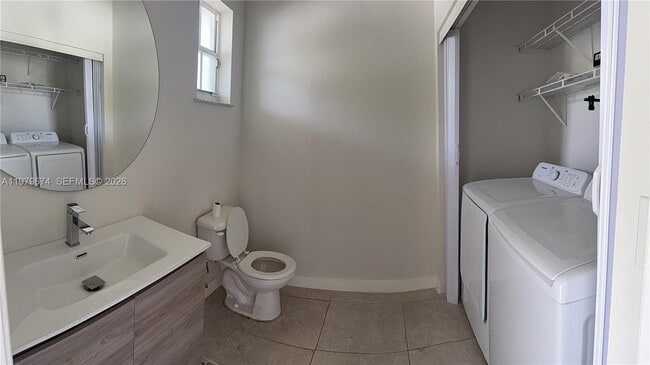 Building Photo - 11810 NE 19th Dr