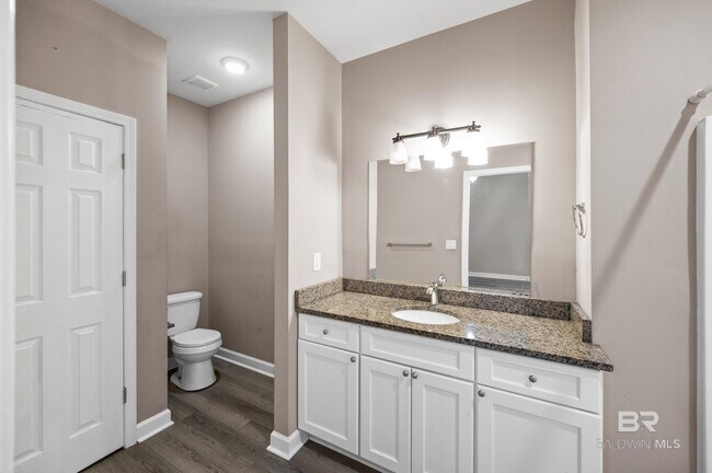 Building Photo - 3816 Chesterfield Ln