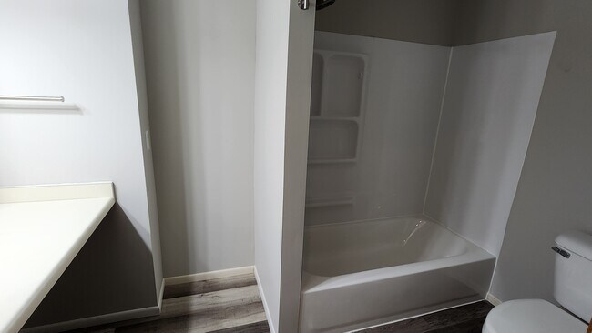 Building Photo - 538 Woodridge Ct