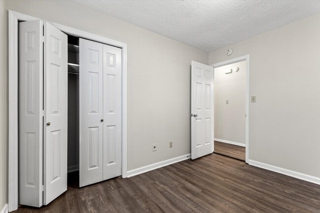 Building Photo - 3215 Aqueduct Dr