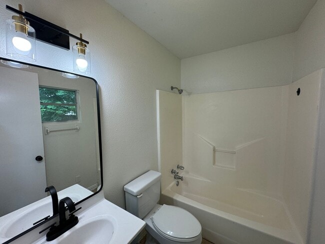 Building Photo - 3-Bedroom House for Rent in Copperas Cove