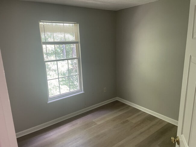 Building Photo - 8505 Paragon Ct