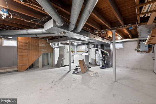 Building Photo - 106 Ford St