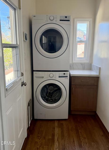 Building Photo - 630 Mercedes Ave