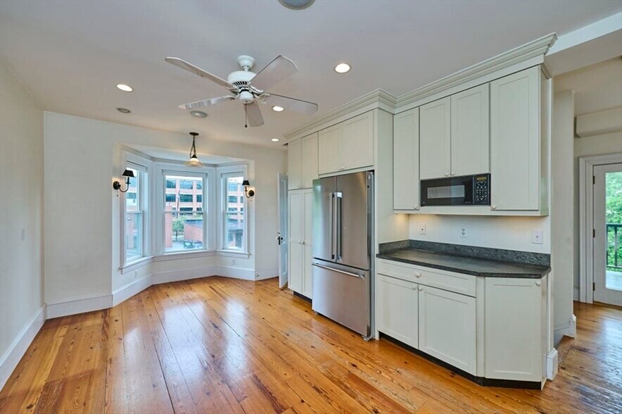 Building Photo - 16 Indiana Ter