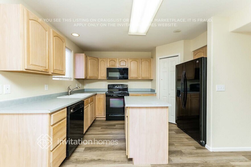 Building Photo - 1245 Legend Oak Dr