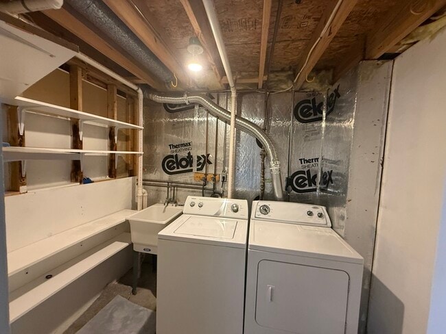 Building Photo - Single Family