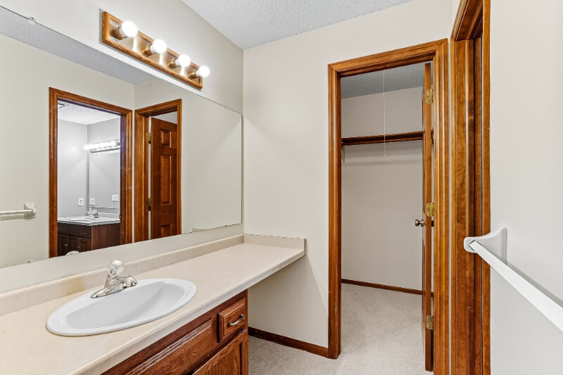 Building Photo - 4258 Oakmede Ln