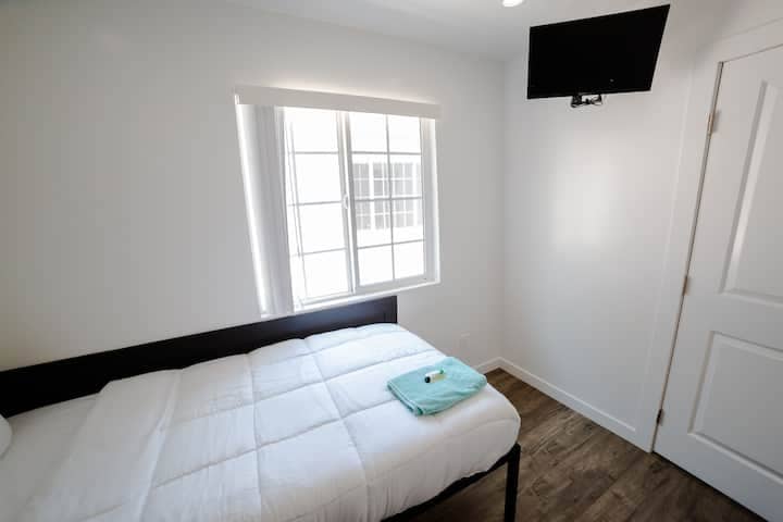 Building Photo - 14836 Archwood St