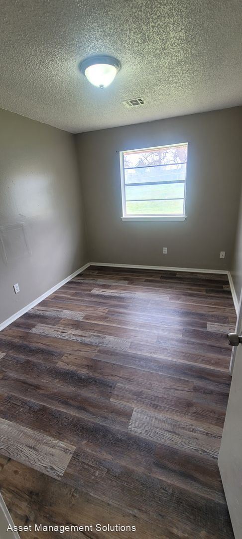 Building Photo - 5 br, 2 bath House - 4908 Shalimar Drive