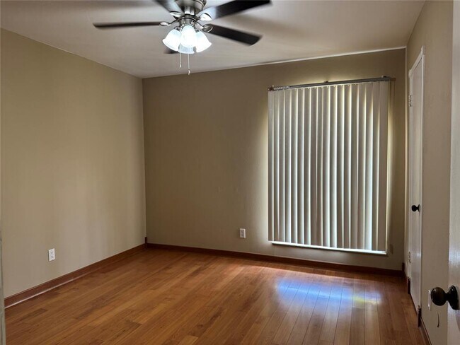 Building Photo - 15538 Baybrook Dr