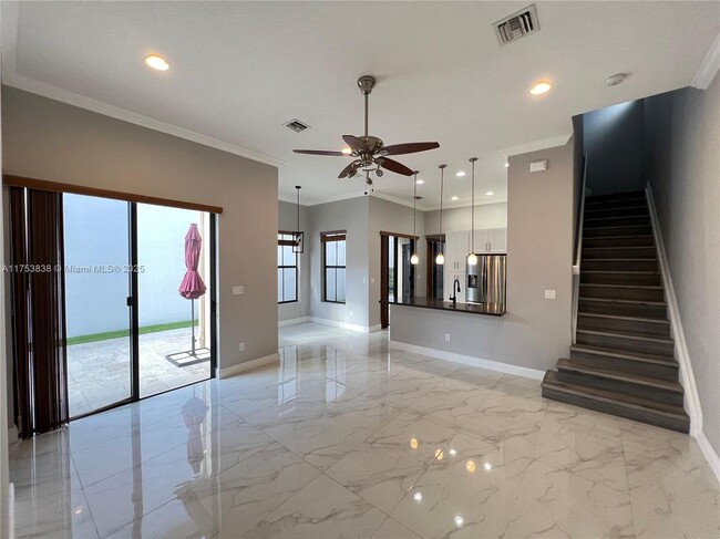 Building Photo - 8342 NW 39th Ct