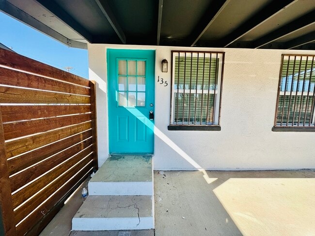 Building Photo - Renovated Studio with Front and Back Yard!...