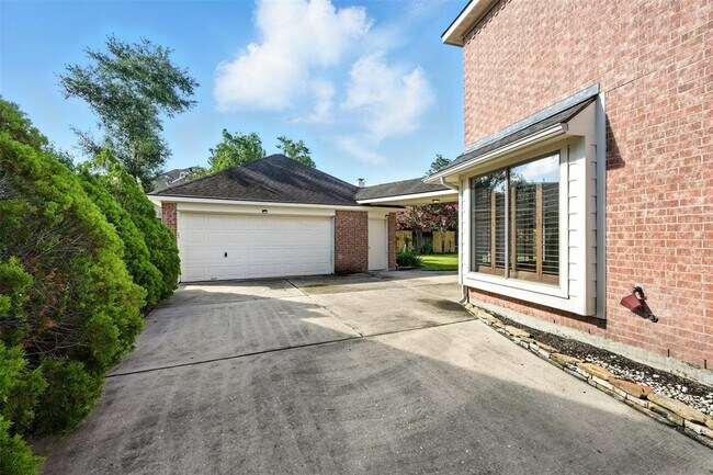 Building Photo - 5722 Arbor Breeze Ct