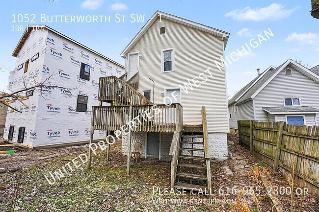 Building Photo - 1052 Butterworth St SW