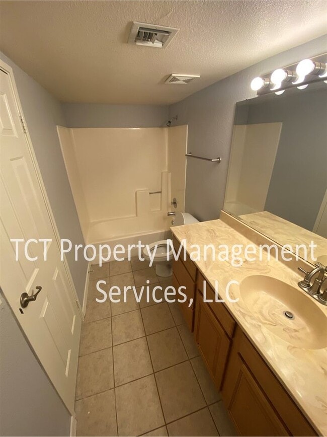 Building Photo - Condo near Tempe Town Lake!!