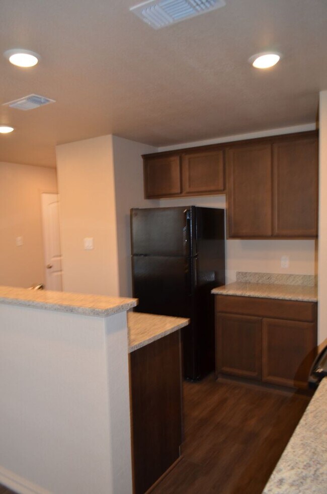 Building Photo - 1701 Castroville Trl