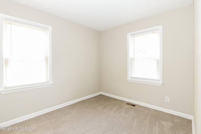 Building Photo - 6520 Estele Ave
