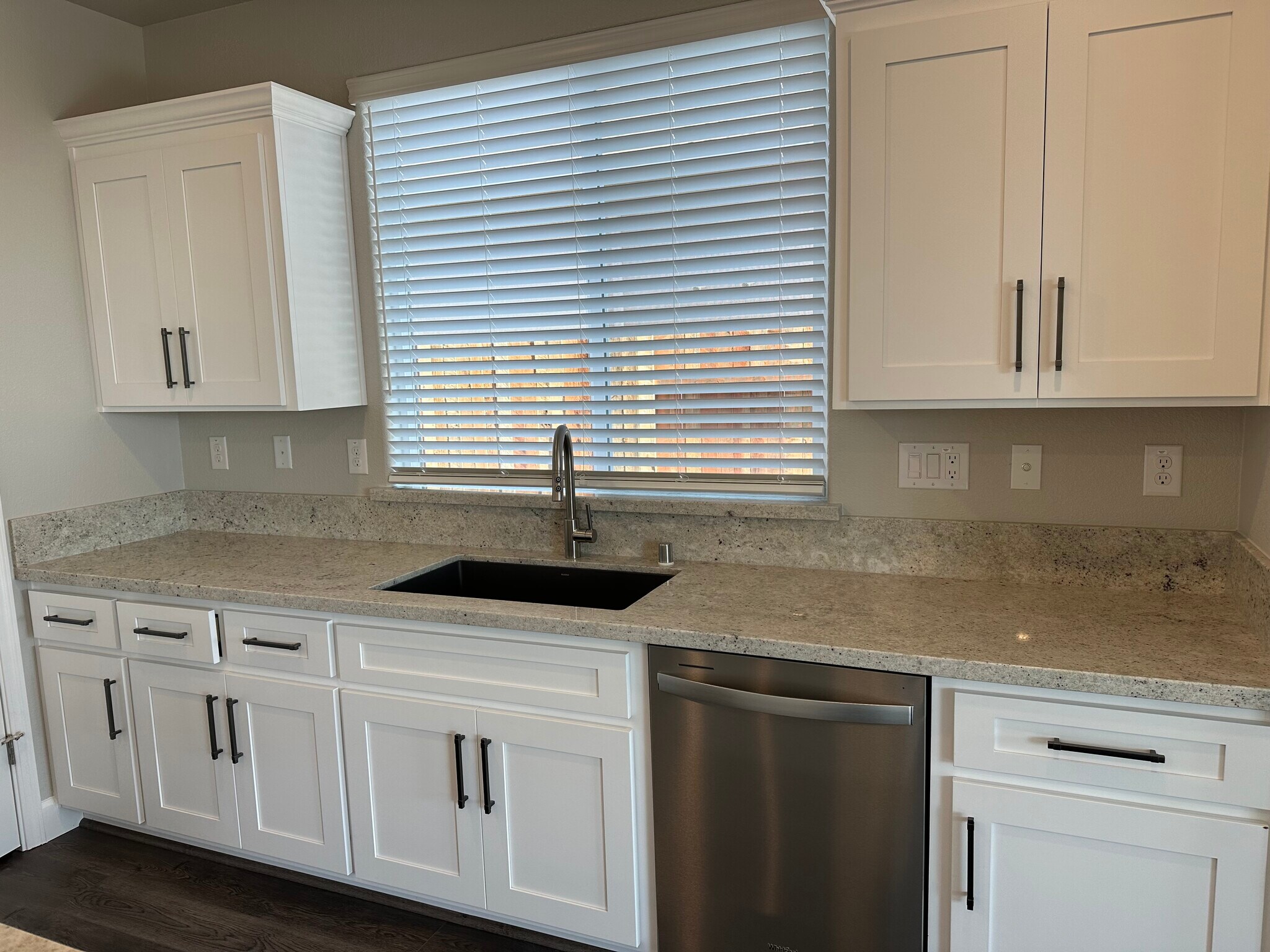 Building Photo - 3040 Vaughn Way